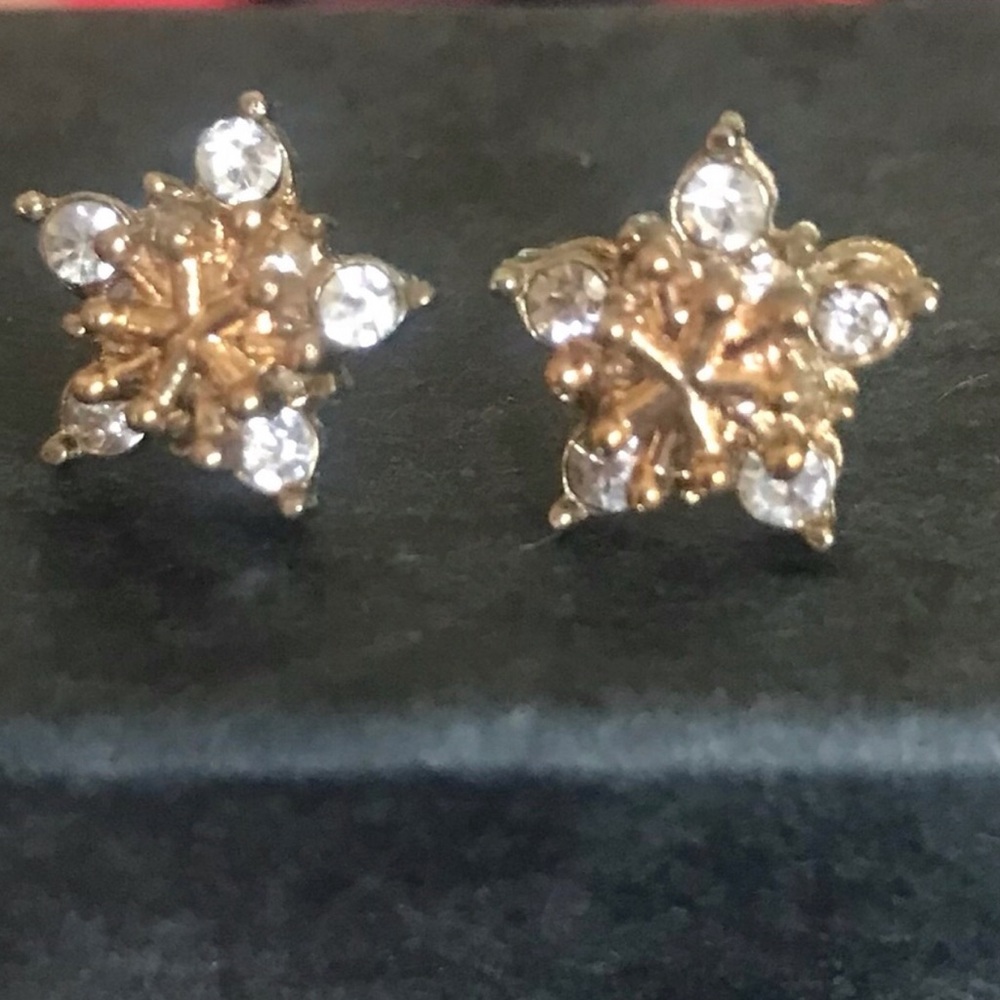Gold Floral Crystal Stud Earrings - Elegant Women's Jewelry